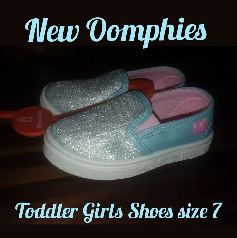🦄SALE🦄 Oomphies size 7 Toddler Slip On Shoes